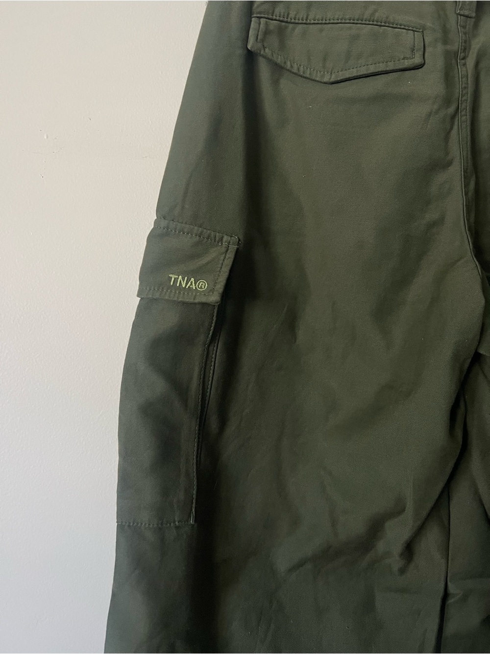 Aritzia TNA Olive Green Cargo Pants - Picture 5 of 6